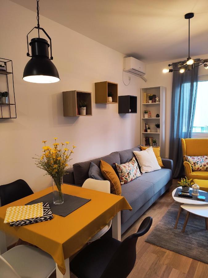 Center Firefly Gardens Apartment Novi Sad Extérieur photo