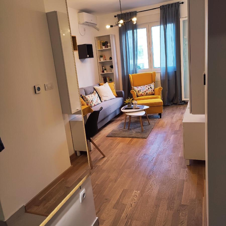Center Firefly Gardens Apartment Novi Sad Extérieur photo