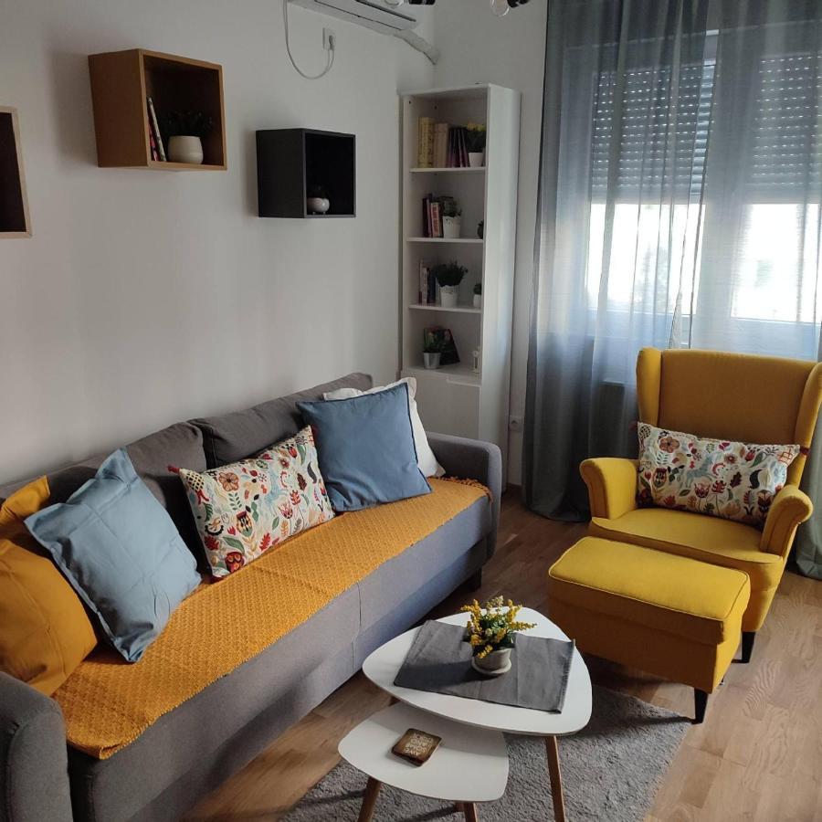Center Firefly Gardens Apartment Novi Sad Extérieur photo