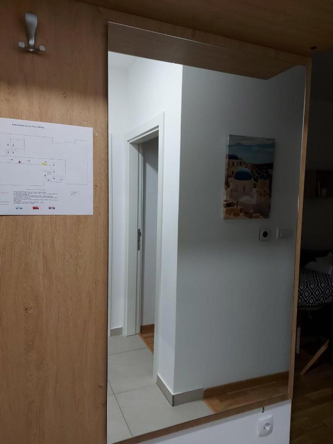Center Firefly Gardens Apartment Novi Sad Extérieur photo