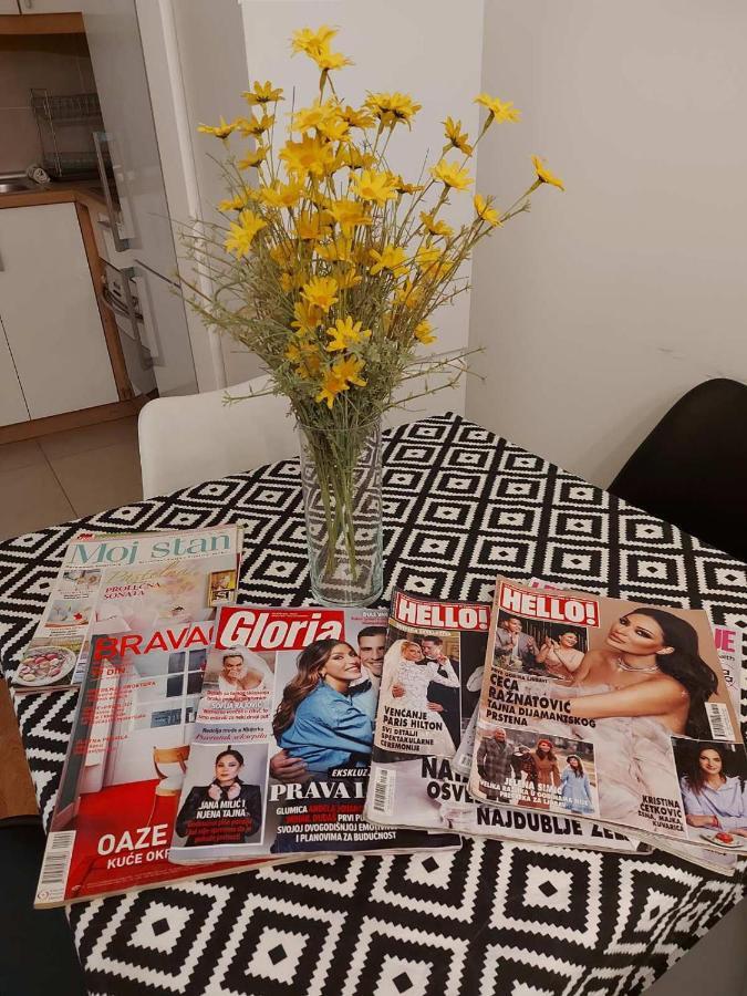 Center Firefly Gardens Apartment Novi Sad Extérieur photo