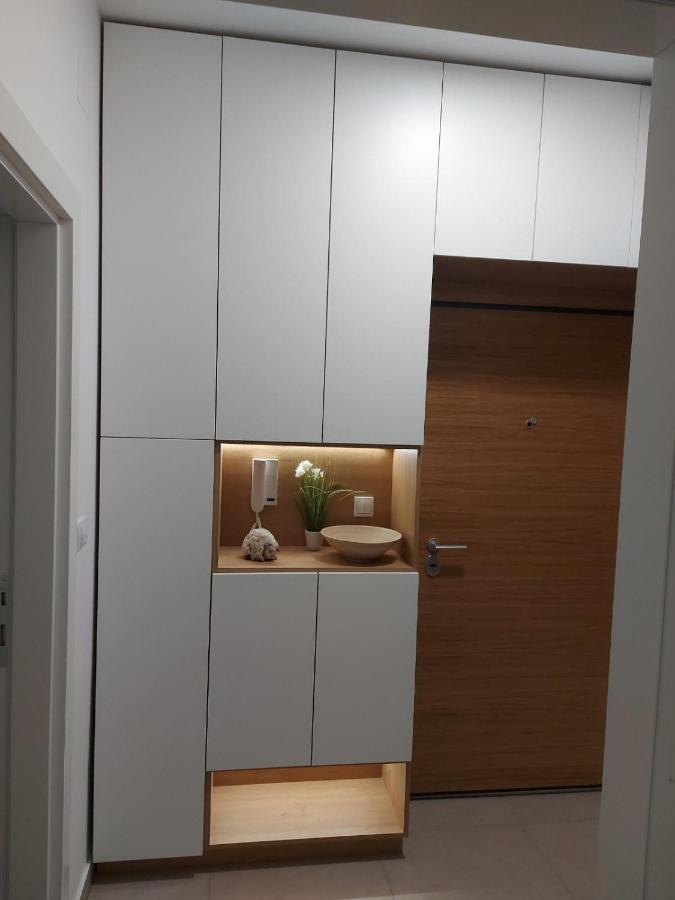 Center Firefly Gardens Apartment Novi Sad Extérieur photo