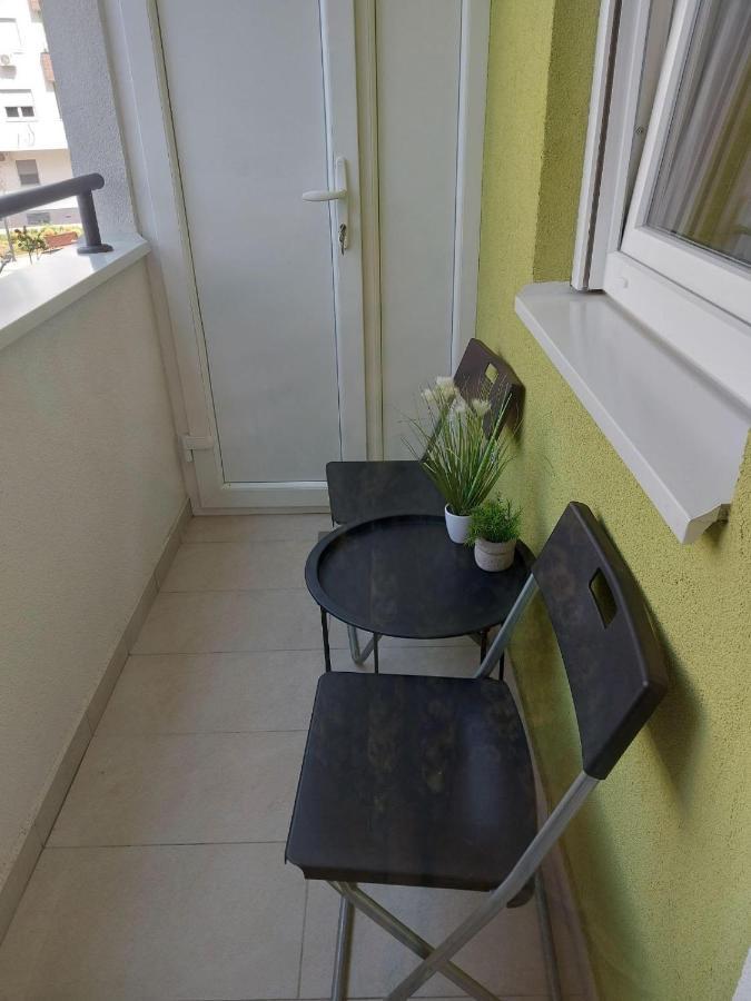 Center Firefly Gardens Apartment Novi Sad Extérieur photo